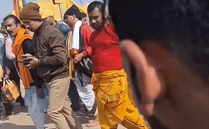 कुंभ मेले में शंकराचार्य और पुलिस में झड़प