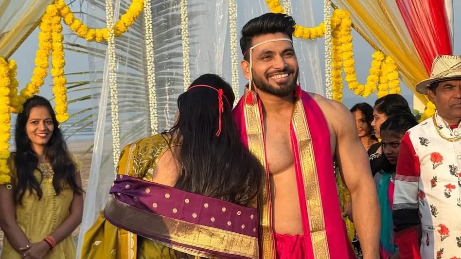 Bigg Boss fame Shiv Thakare posted a photo in a groom's look.