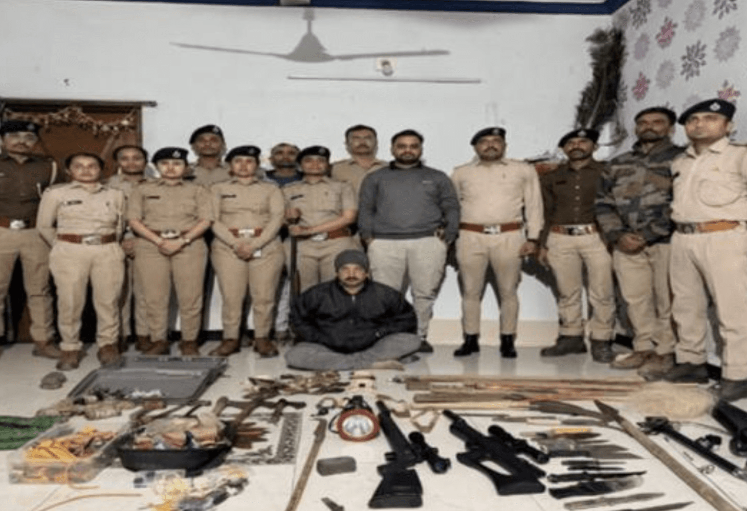 ભુજમાં વન વિભાગનો દરોડો: શિકારી ઝડપાયો ભુજમાં વન વિભાગનો દરોડો: શિકારી ઝડપાયો