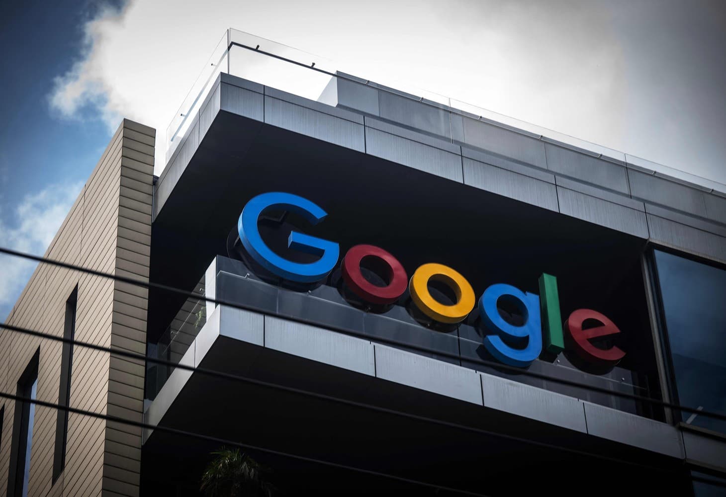 Google AIમાં મોટો ખળભળાટ: 27 વર્ષ બાદ Jeff Dean સહિત 4 દિગ્ગજોએ કંપની છોડી, Alphabetના શેરમાં કડાકો