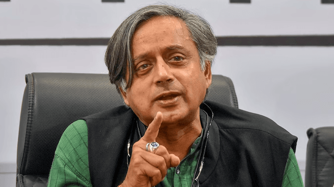 शशि थरूर को विदेश मंत्री बनना है: मणिशंकर अय्यर शशि थरूर को विदेश मंत्री बनना है: मणिशंकर अय्यर