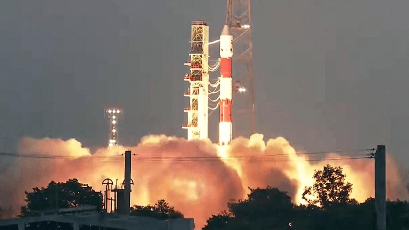 PSLV-C62 દ્વારા 14 સેટેલાઈટ લોન્ચ કર્યા PSLV-C62 દ્વારા 14 સેટેલાઈટ લોન્ચ કર્યા
