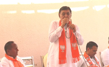 ધાનેરામાં ‘વોટ નહીં તો પાણી નહીં’ નો વિવાદ ગરમાયો ધાનેરામાં ‘વોટ નહીં તો પાણી નહીં’ નો વિવાદ ગરમાયો