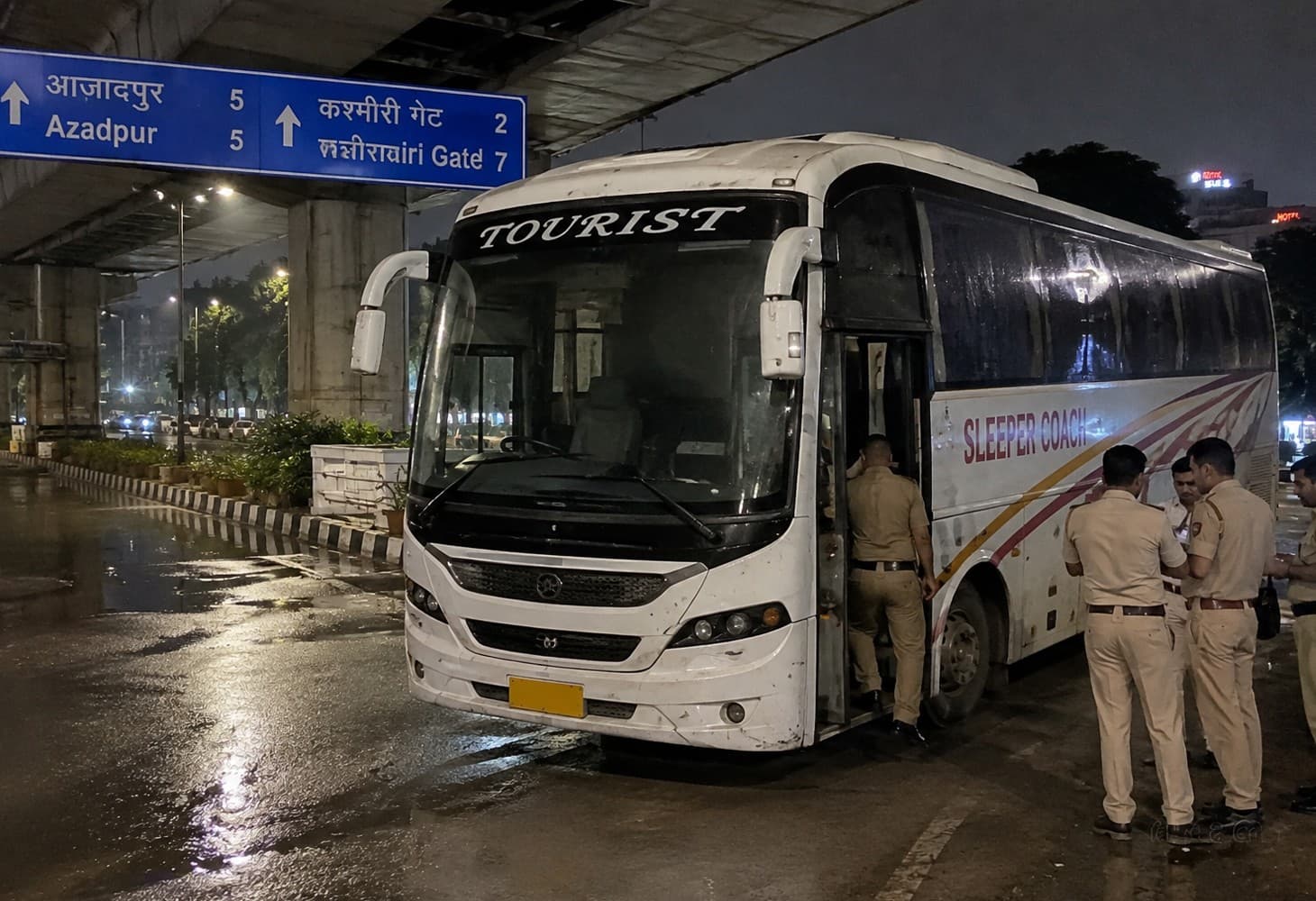 દિલ્હી-NCRમાં સગીરા સાથે બસમાં દુષ્કર્મનો આરોપ: ડ્રાઈવર-કંડક્ટરની ધરપકડ, CCTVથી બસ સુધી પહોંચી પોલીસ