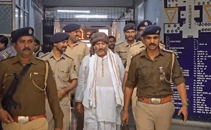 નારાયણ સાંઈને કડક બંદોબસ્તએ સિવિલ ખસેડાયા નારાયણ સાંઈને કડક બંદોબસ્તએ સિવિલ ખસેડાયા