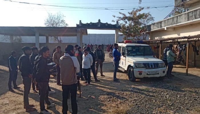 Nepali girl hangs herself in Modasa after husband refuses to buy her a Nepali girl hangs herself in Modasa after husband refuses to buy her a