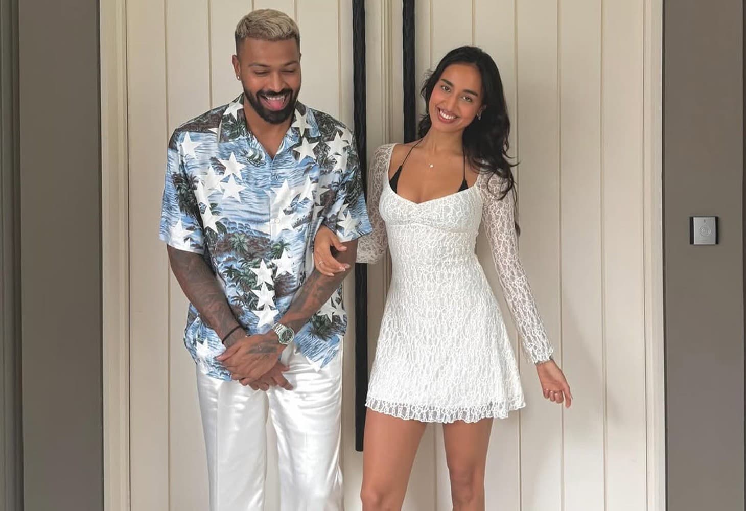 Hardik Pandya got romantic with Mahika Sharma Hardik Pandya got romantic with Mahika Sharma