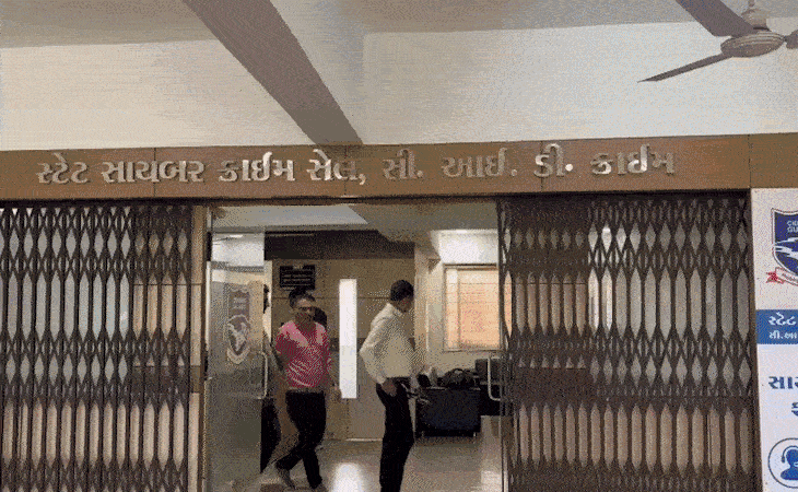 થરાદમાંથી ₹460 કરોડની ઠગાઈના કેસમાં 4 ઝડપાયા થરાદમાંથી ₹460 કરોડની ઠગાઈના કેસમાં 4 ઝડપાયા