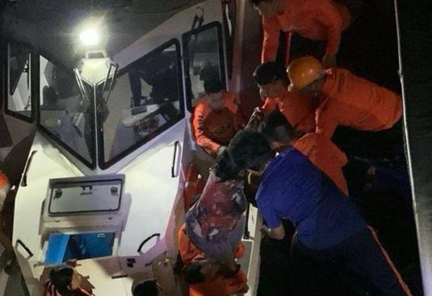15 dead as ferry boat sinks in Philippines 15 dead as ferry boat sinks in Philippines