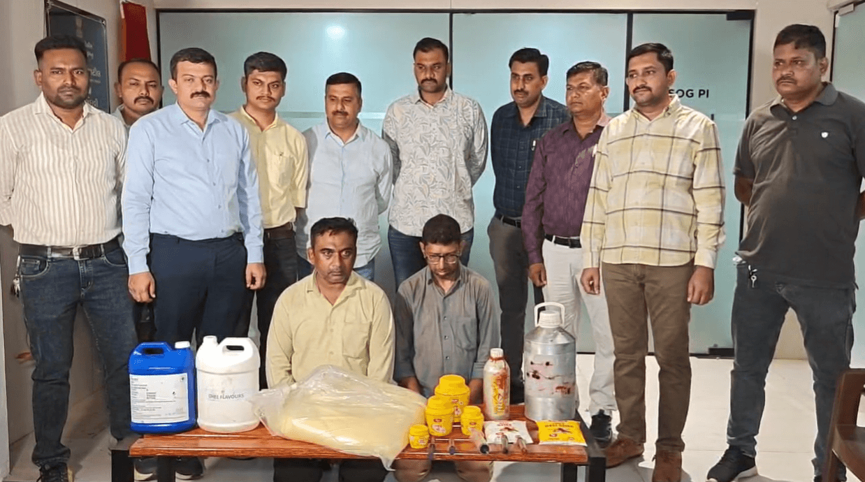 સુરતની સચિન GIDC માંથી 2 હજાર કિલો નકલી પકડાયું સુરતની સચિન GIDC માંથી 2 હજાર કિલો નકલી પકડાયું
