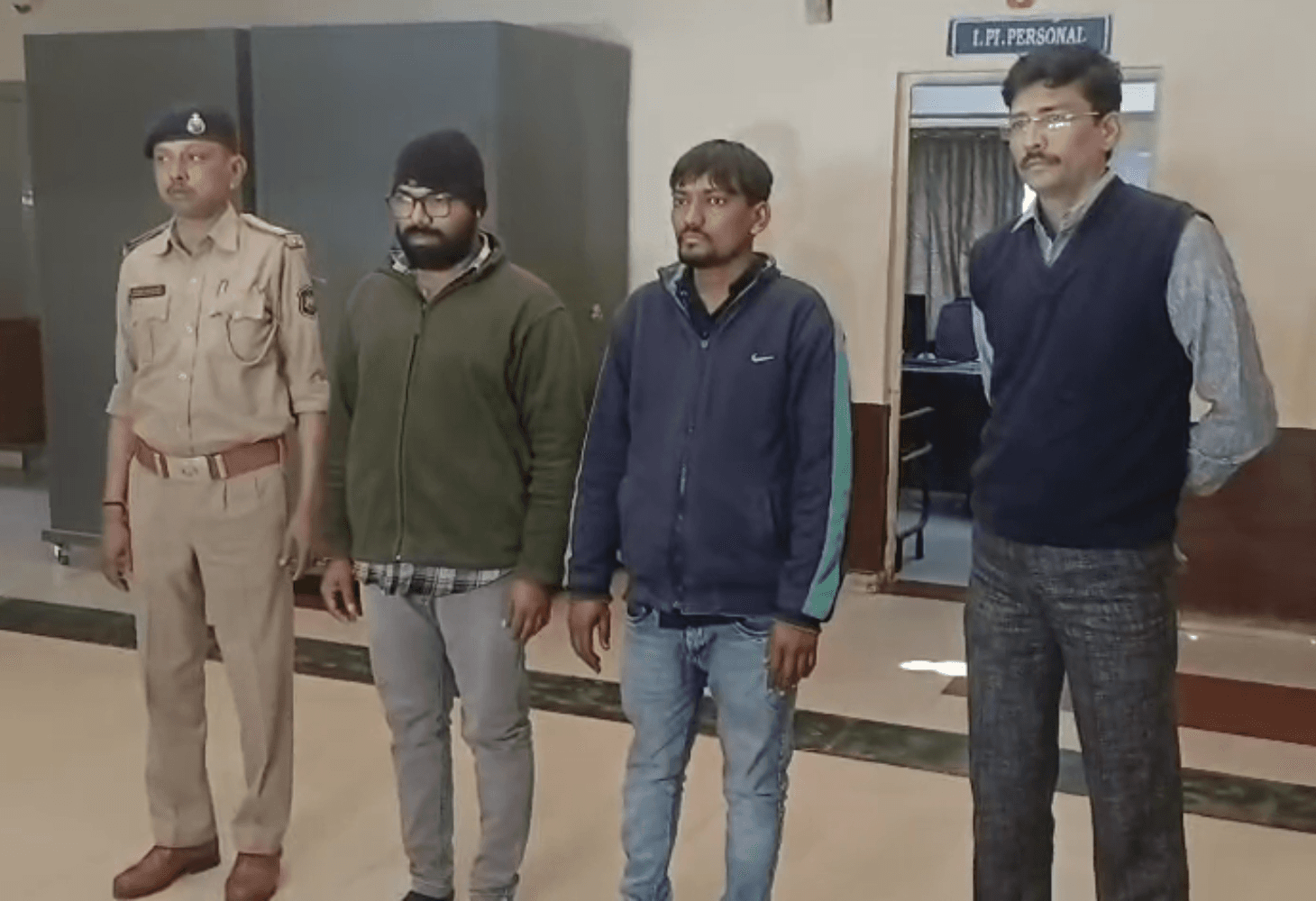 વાડજમાં સગાને ફસાવવા કર્યું ડ્રગ્સ પ્લાન્ટ વાડજમાં સગાને ફસાવવા કર્યું ડ્રગ્સ પ્લાન્ટ