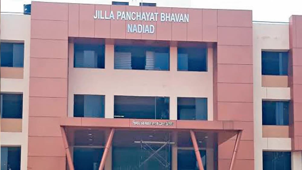 ખેડા આરોગ્ય વિભાગમાં લાંચકાંડથી તંત્રમાં ખળભળાટ ખેડા આરોગ્ય વિભાગમાં લાંચકાંડથી તંત્રમાં ખળભળાટ