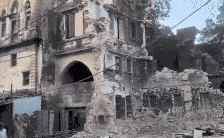 Parveen Babi's Ancestral Bungalow In Junagadh Demolished Mysteriously Parveen Babi's Ancestral Bungalow In Junagadh Demolished Mysteriously