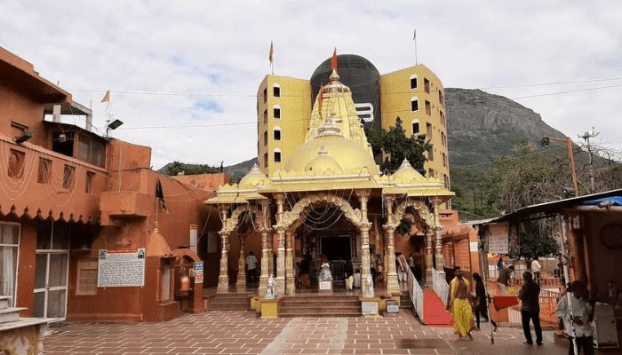 જૂનાગઢનું ભવનાથ મંદિર ફરી આવ્યું વિવાદમાં